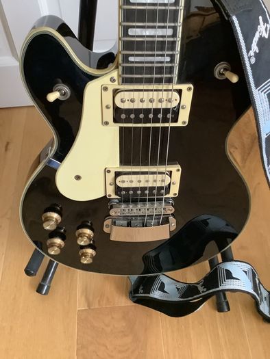 Lefthanded Hagstrom  Swede  Les Paul. +as New Case.