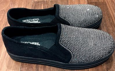 Skechers