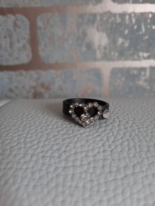 unusual belt style ring