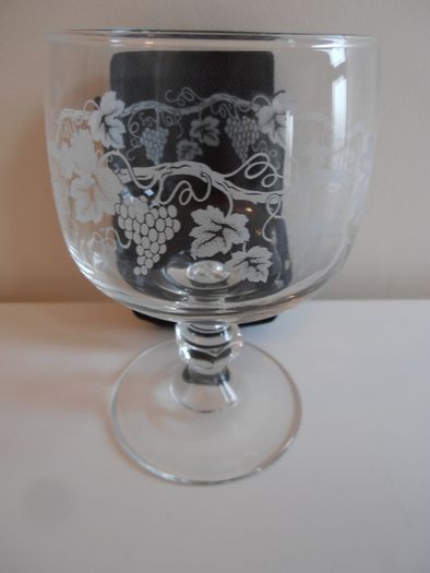 vintage etched Grapevine sherry or cordial glasses