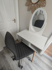 Vanity desk