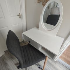 Vanity desk