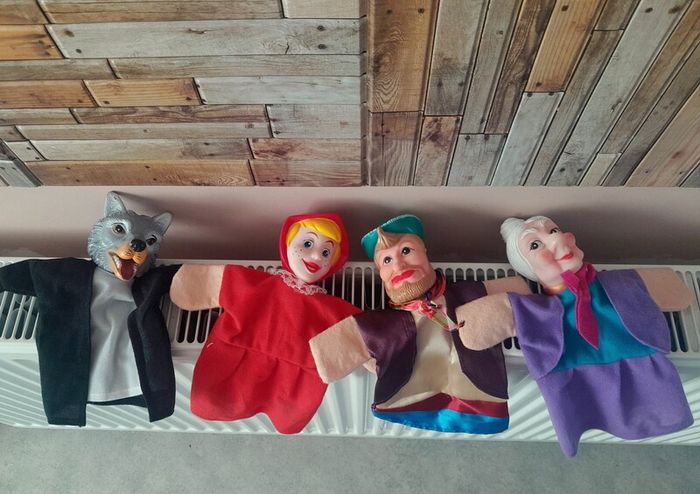 Hand puppets set