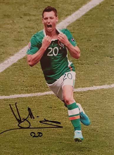 Ireland legend Wes Hoolahan signed photo