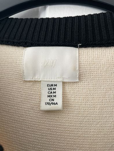 ladies cardigan Chanel vibe size M