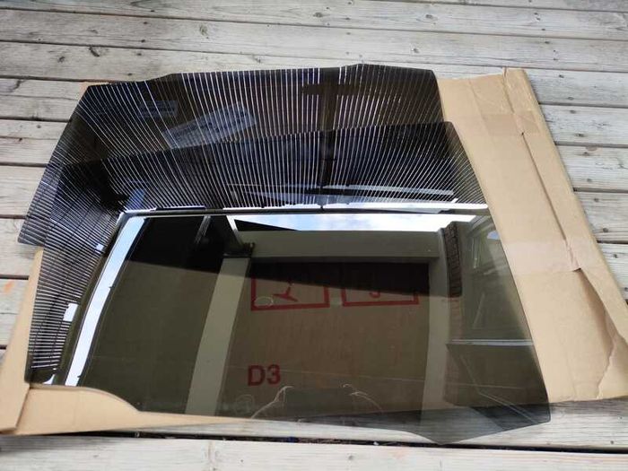 Toyota Prius rear door glass factory tinted (pair)
