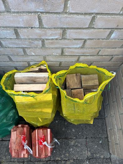 kindling / timber