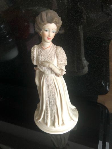 Belcari figurine