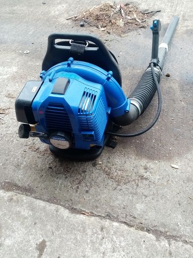 Hyundai leafblower