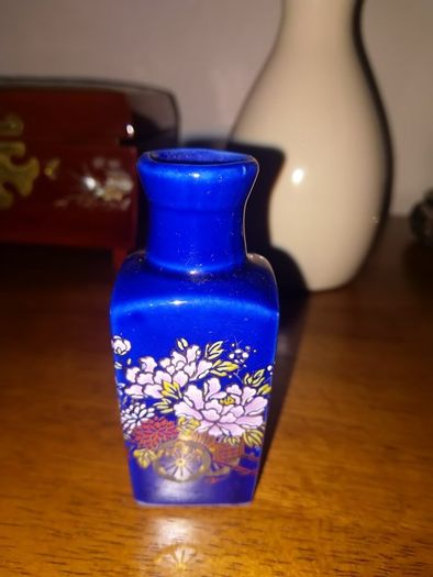 small vase for sale