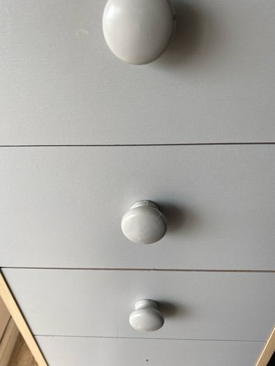 Chest of drawers