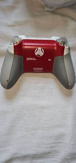 Xbox Wireless Controller Starfield Limited Edition with the box