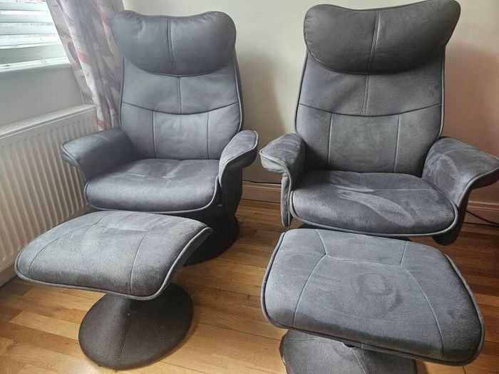 Recliner chairs