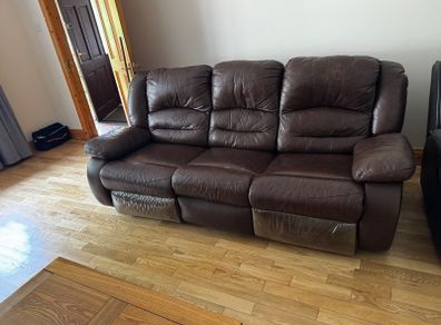 Couch and two armchairs (reclining)