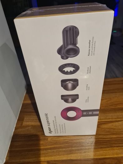 Dyson Supersonic Hairdryer in sealed box Final Price