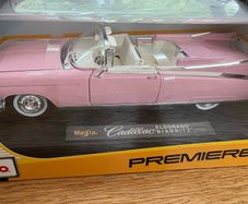 Diecast model Pink Cadillac Eldorado