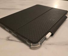 Apple iPad Pro 11 inch 3rd Gen (WIFI + Cellular) & Bundle