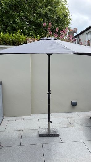 parasol and base