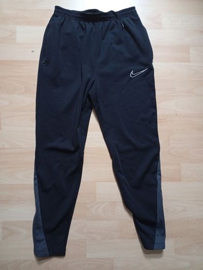 Nike Thermal-Fit Tracksuit (( Immaculate Age 12-13yrs)) Black