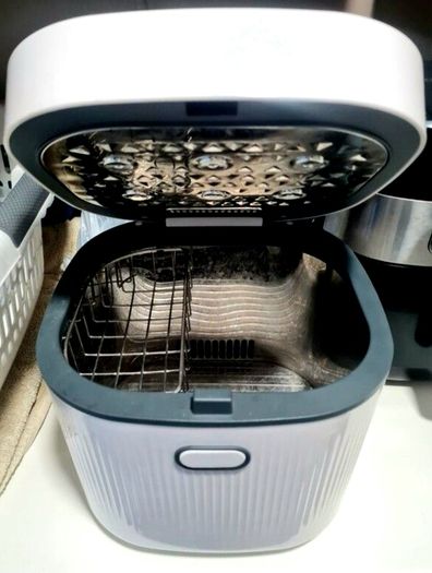 Steriliser and dryer
