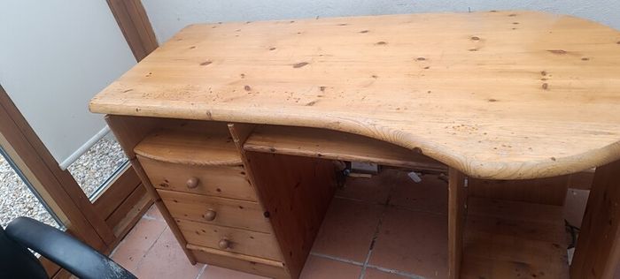computer desk