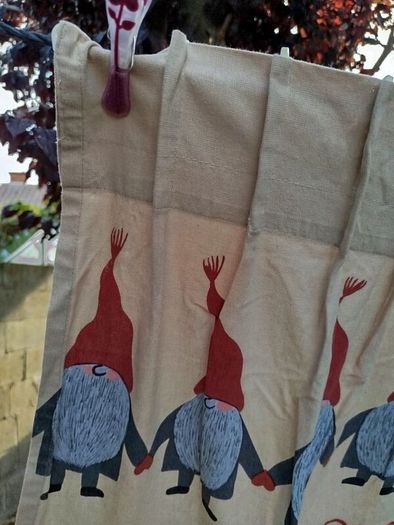 4 x Small Curtains