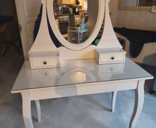 dressing table