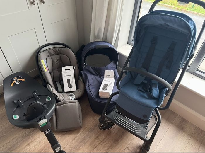 Cybex Eezy S Twist plus 2 Travel System Stroller Bundle with Cloud Z and Base