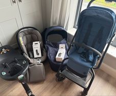 Cybex Eezy S Twist plus 2 Travel System Stroller Bundle with Cloud Z and Base