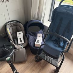 Cybex Eezy S Twist plus 2 Travel System Stroller Bundle with Cloud Z and Base
