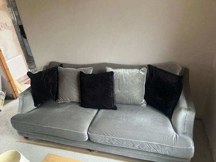 3 seater and 2 armchairs