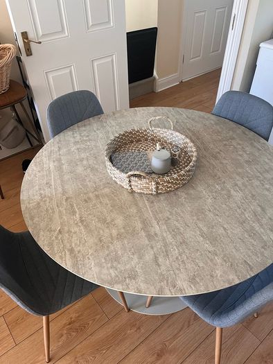 Table & 4 chairs excellent condition