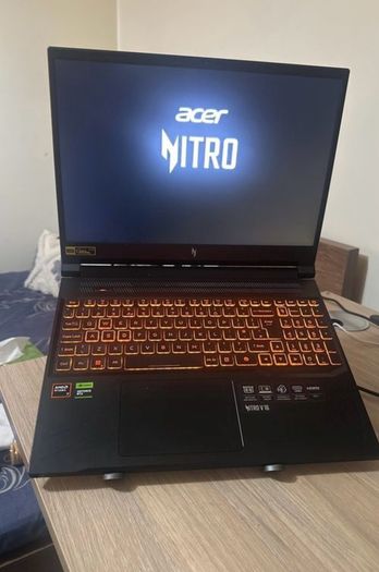 Nitro V16 Ryzen 7 GeForce RTX 4060 Gaming Laptop