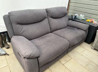 Recliner sofa