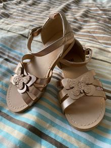 Gorgeous golden sparkly sandals for a girl by H&M, size 26, brand new