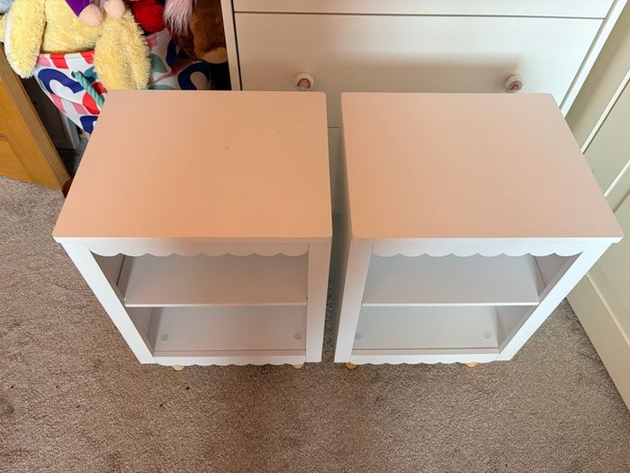 Bedside lockers