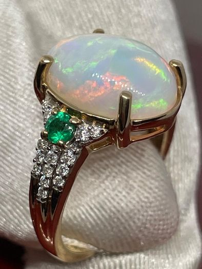 Gold Rind with Opal, Emerald and Moissanite