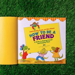 How to Be a Friend: A Guide to Making Friends and Keeping Them (Dino Tales: Life Guides for Families)
