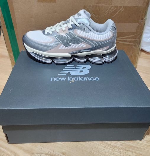 New Balance 2000