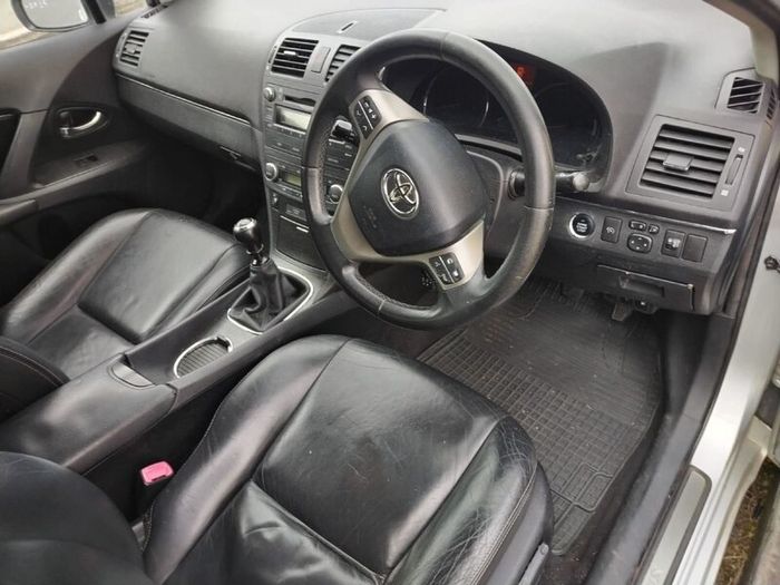 Toyota Avensis 2010