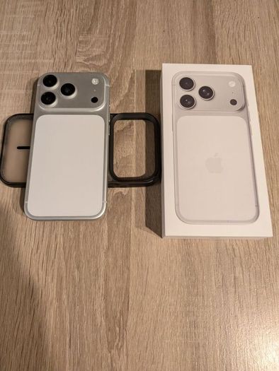 Apple iPhone 17 pro 256gb UNLOCKED