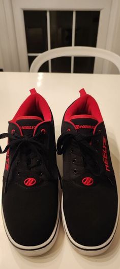 Heelys Pro 20 wheeled shoes - size 43 (UK 9) as new