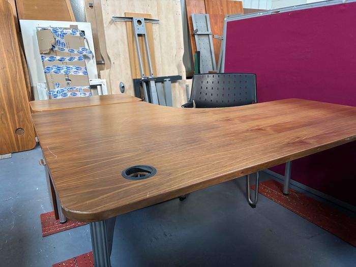 office desks Dark wood 2 with Pedastels