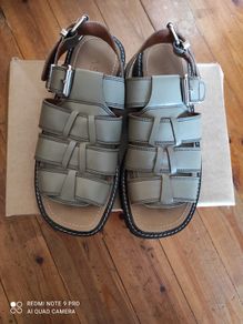New Ladies sandals size 5