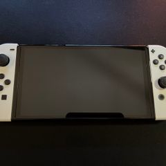 Nintendo Switch OLED & Carrying Case