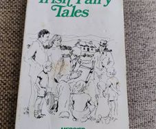 Irish Fairy Tales by Edmund Leamy Mercier Press 1978 in good condition with some signs of wear on the cover see photos FREE STANDARD POSTAGE INCLUDED