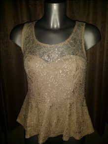 Forever21 beautiful beige lace top size XS UK6/8 EUR34/36 Postage included