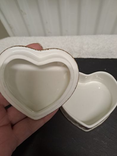 Florence Collectables trinket box