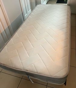 Fold away bed