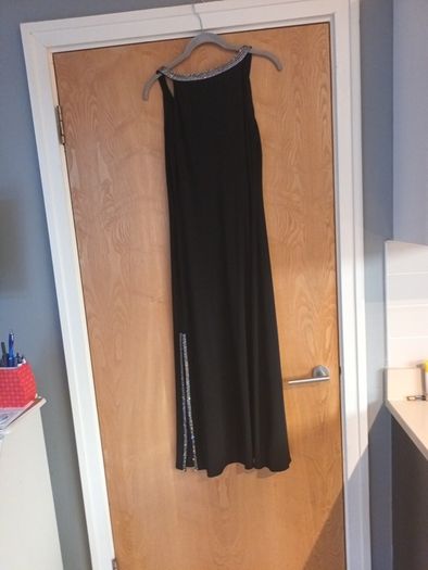 Arruba Long Black  Dress With  A Diamond V- Neckline. S.12.  New.- No Tag.